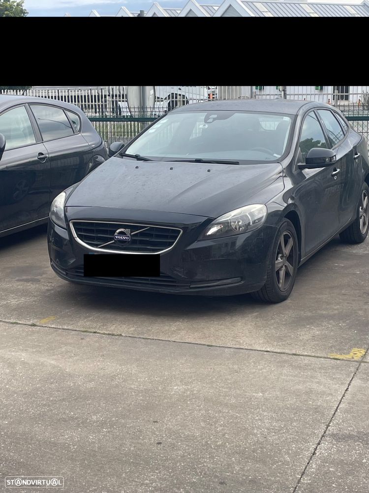 Volvo V40 2.0 D2 Momentum Geartronic - 1