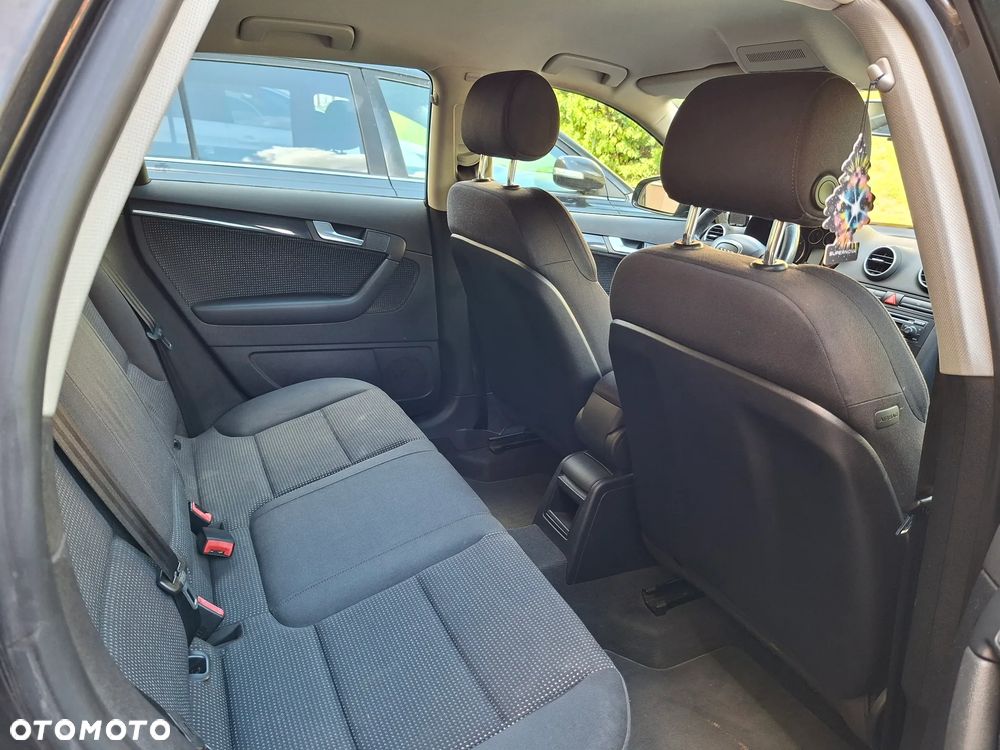 Audi A3 Sportback 2.0 TDI DPF Ambiente - 16