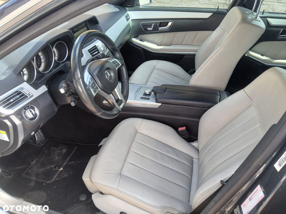 Mercedes-Benz Klasa E 350 4Matic 7G-TRONIC Elegance - 17