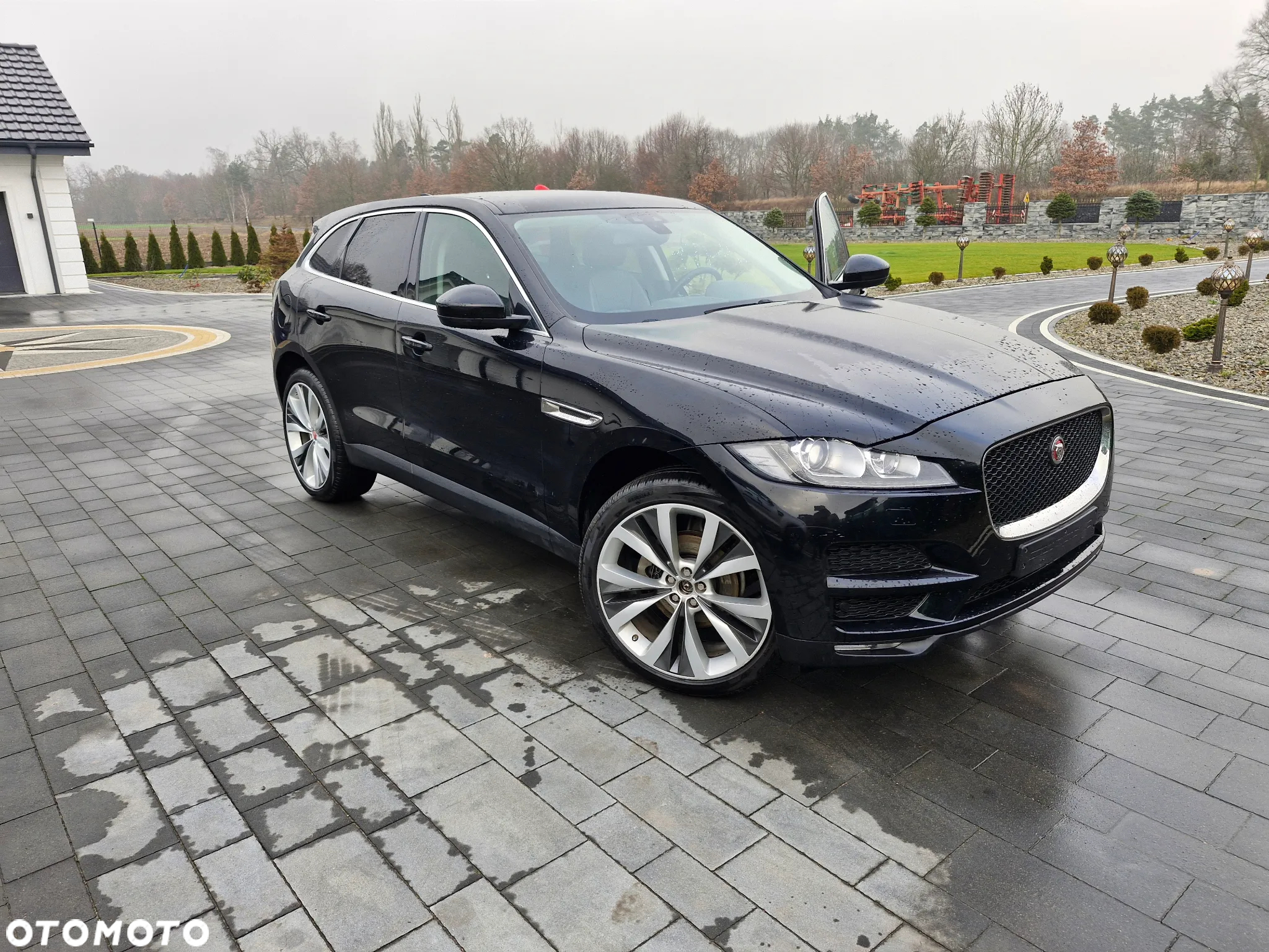 Jaguar F-Pace 25d AWD R-Sport - 13