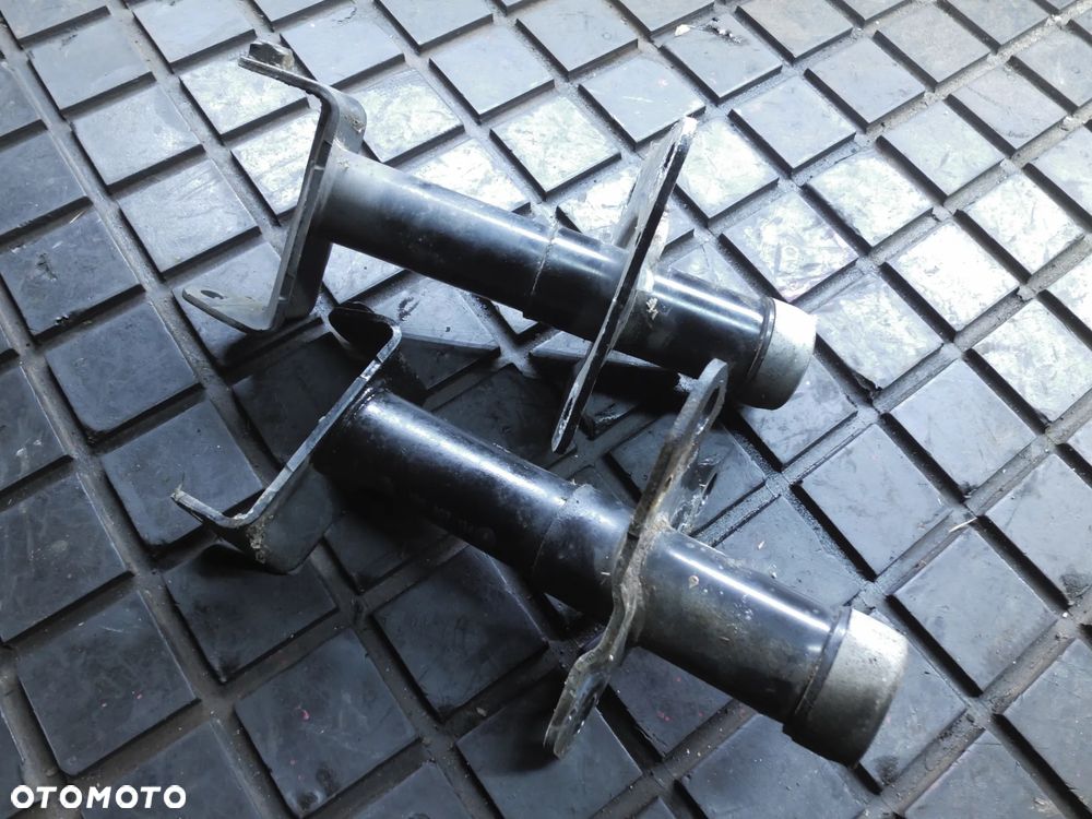 VW PASSAT B5 ODBOJE ZDERZKA PRZÓD 3B0807133A 3B0807134A - 1