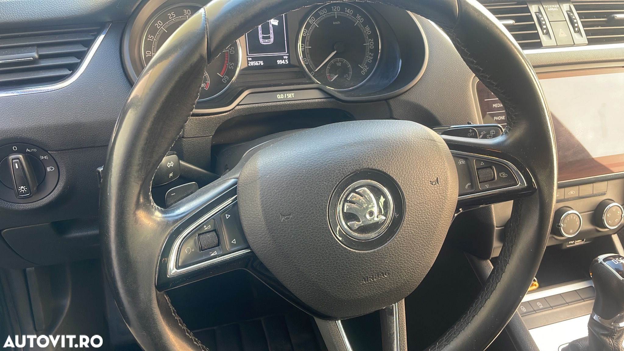 Skoda Octavia 2.0 TDI ELEGANCE DSG - 8