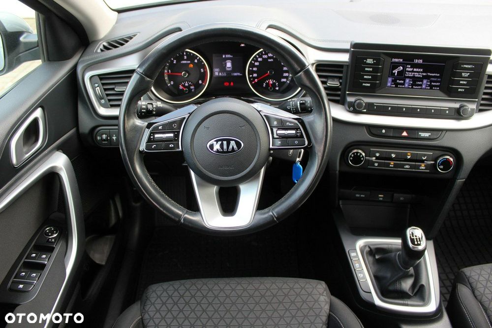 Kia Ceed 1.6 CRDi mHEV M - 9
