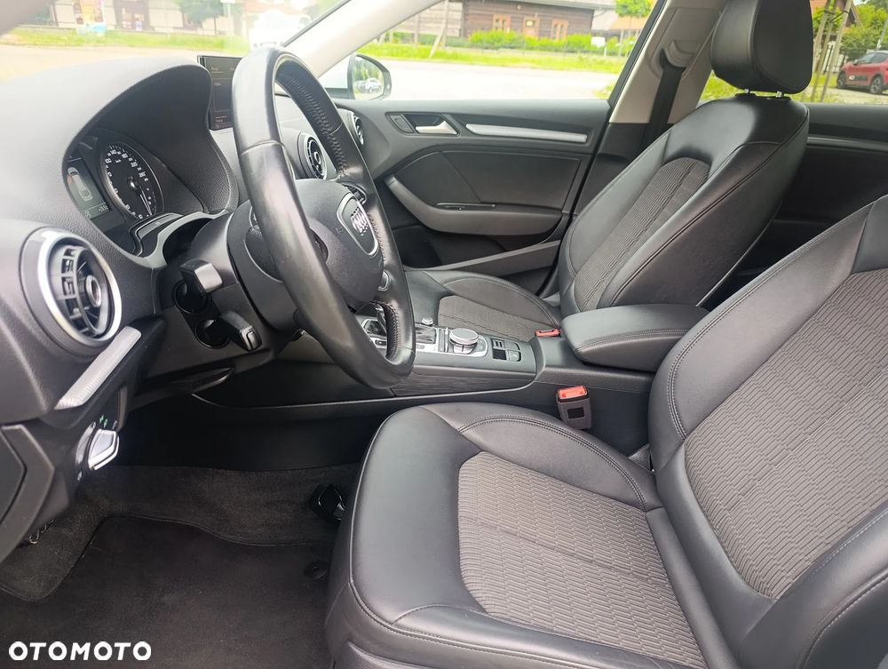 Audi A3 Sportback 30 g-tron S tronic - 12