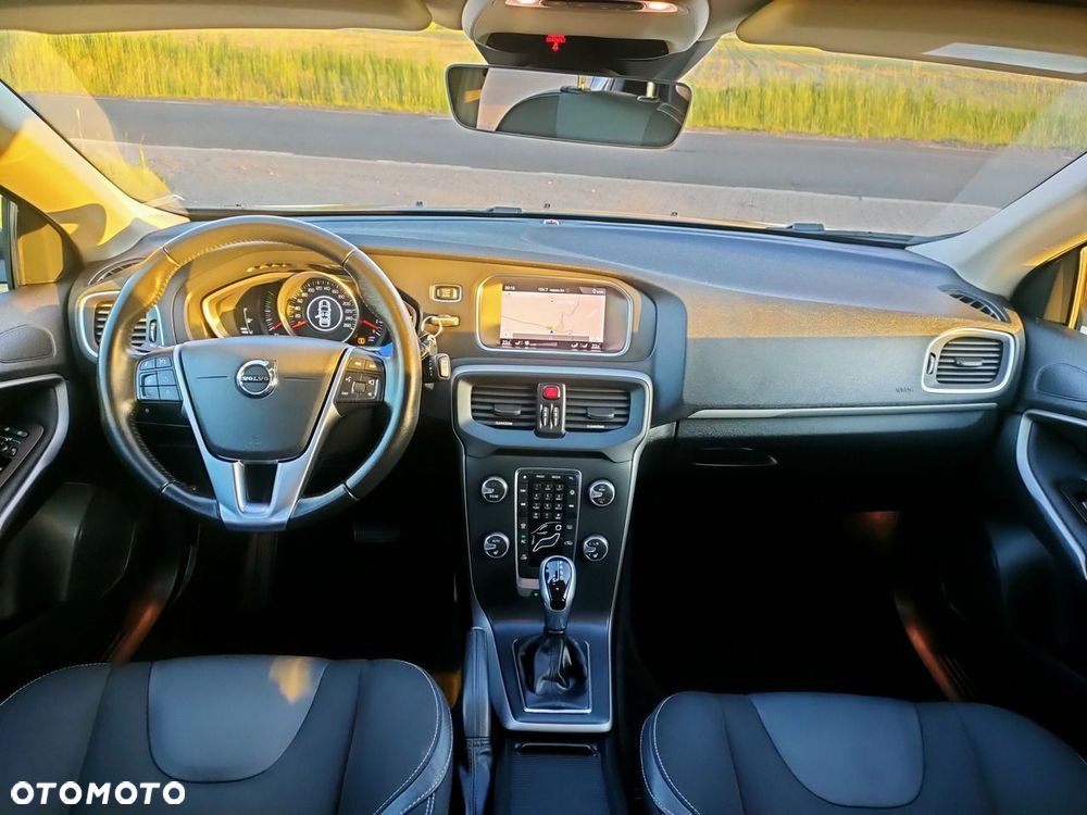 Volvo V40 D2 Drive-E SCR Momentum - 29