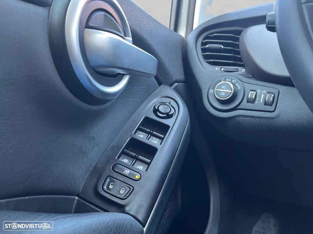 Fiat 500X 1.6 MJ City Cross S&S - 12
