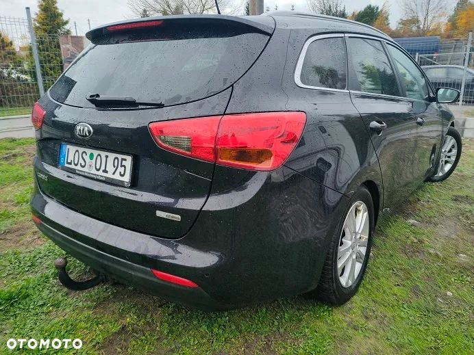 Kia Ceed 1.6 CRDi 128 Dream-Team Edition - 4