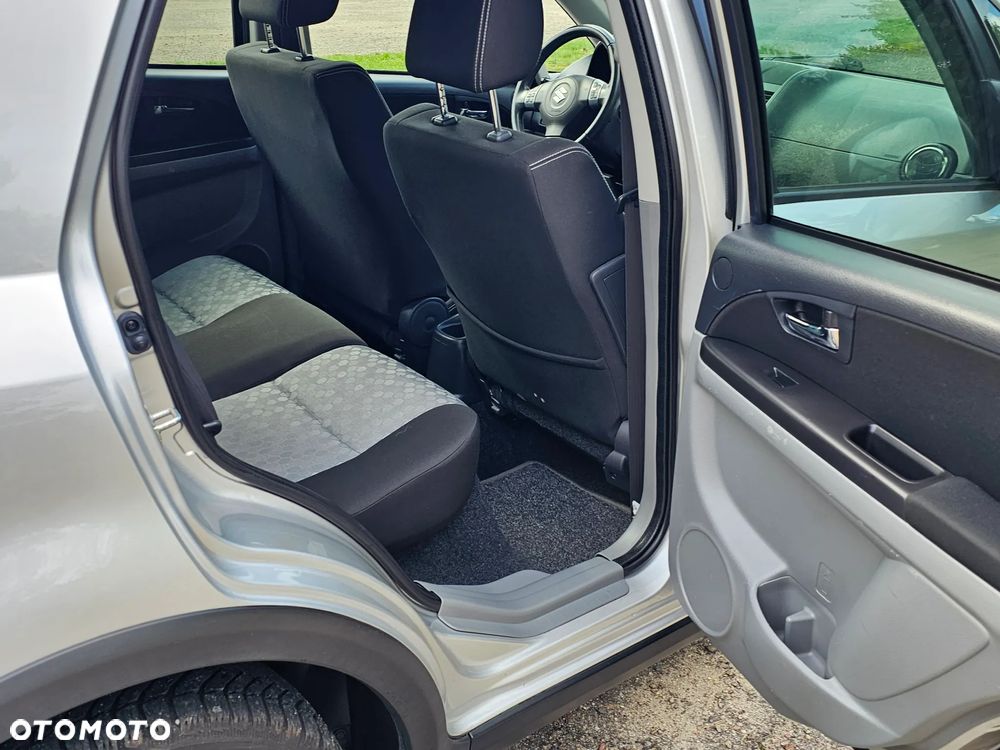 Suzuki SX4 2.0 DDiS 4x2 Comfort - 11