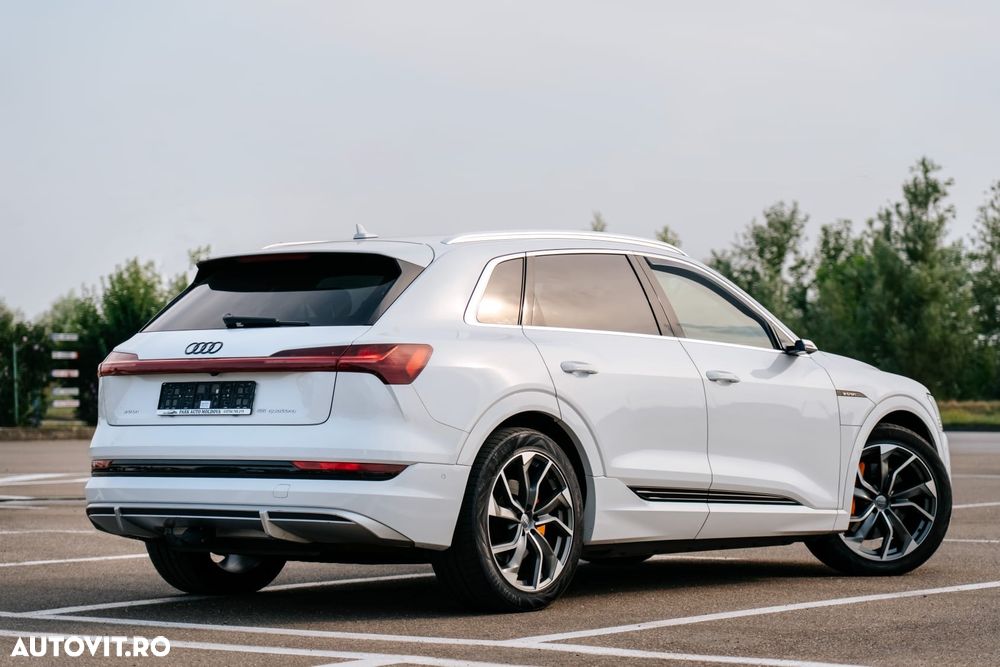 Audi e-tron - 7