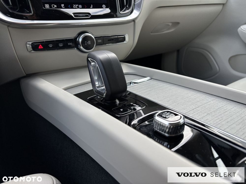 Volvo V60 Cross Country - 14