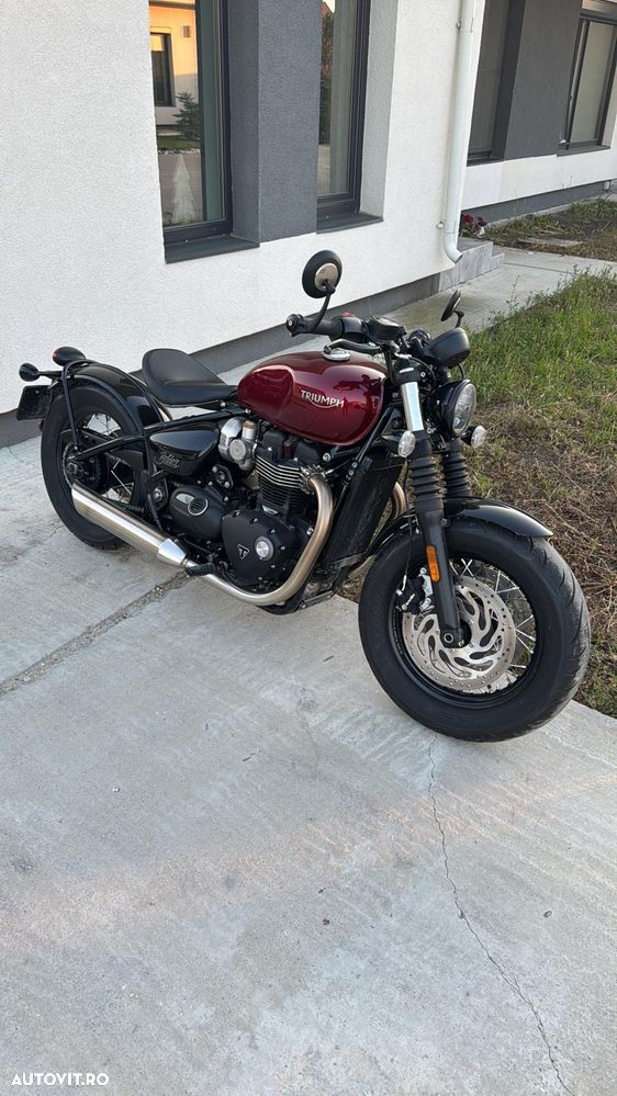 Triumph Bonneville Bobber - 1