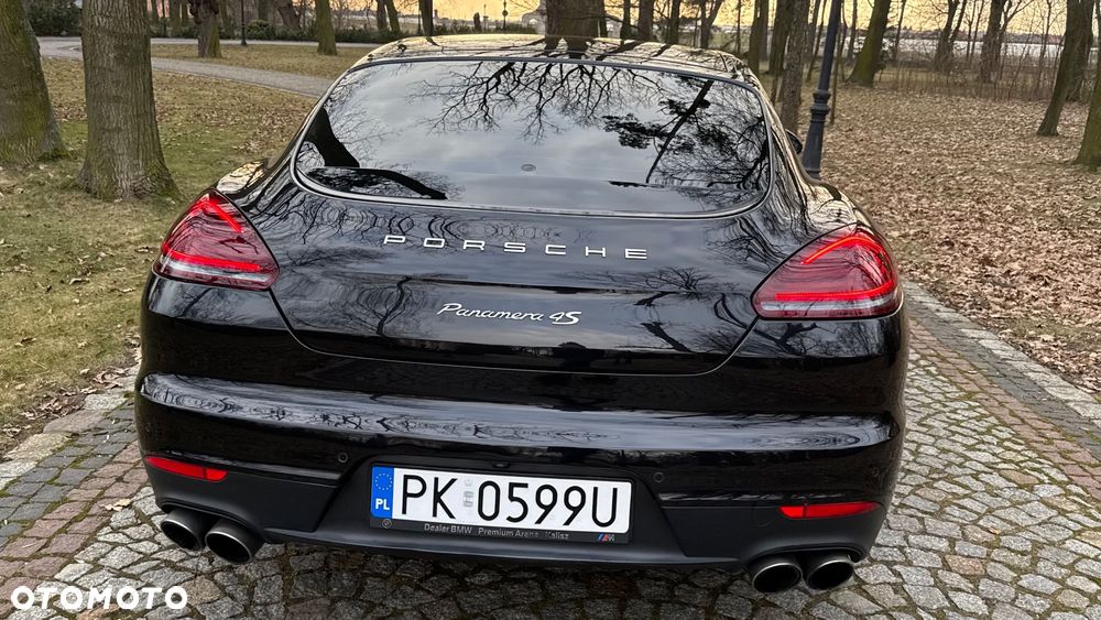 Porsche Panamera 4S - 27