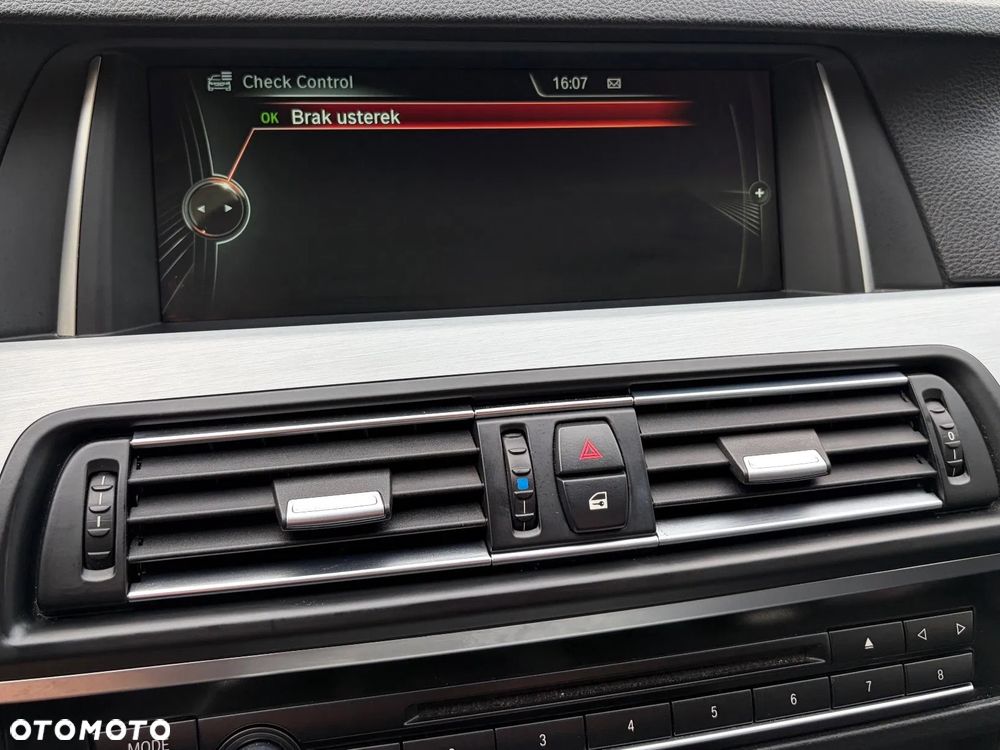 BMW Seria 5 520d xDrive - 22