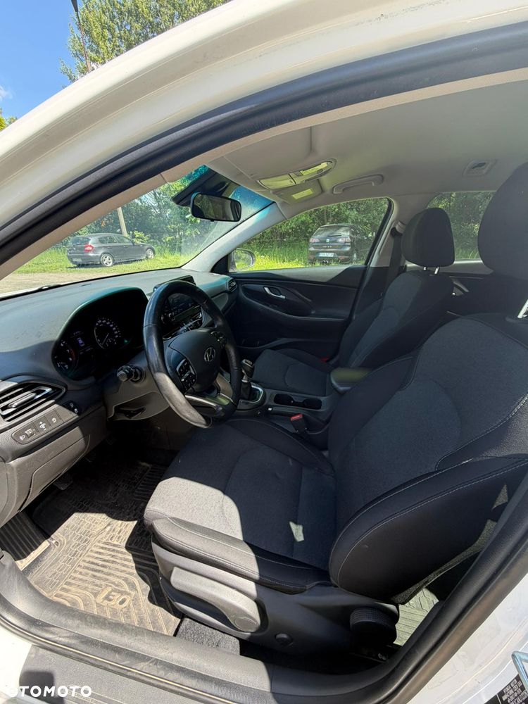 Hyundai i30 1.5 DPI Smart - 11