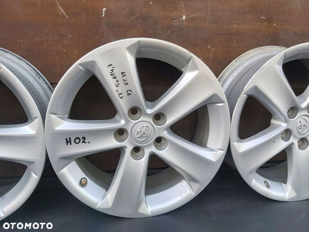 Toyota Auris Corolla E16 E18 Avensis T27 Alufelgi felgi 17 5x114,3 7J et39 - 4