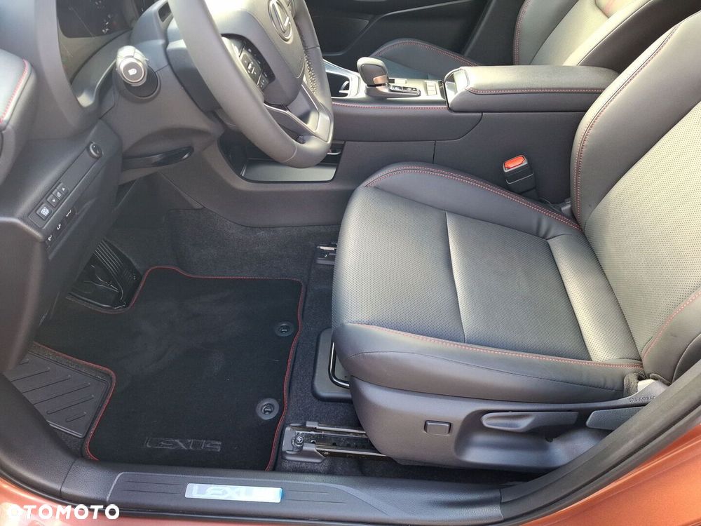 Lexus LBX 1.5 Hybrid Emotion - 11