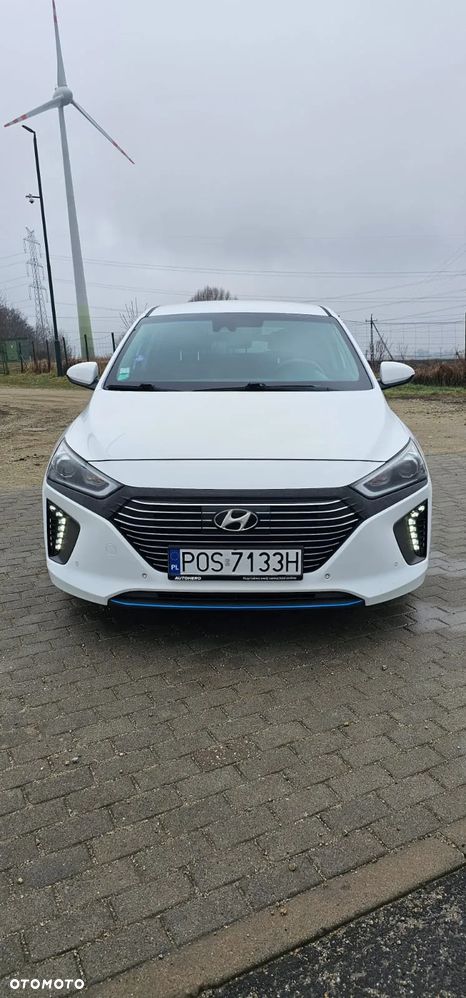 Hyundai IONIQ - 7