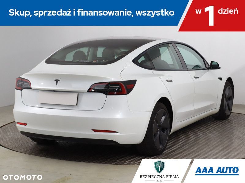 Tesla Model 3 - 6
