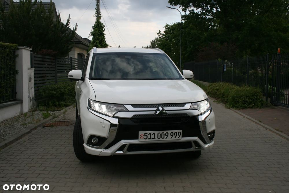 Mitsubishi Outlander - 4