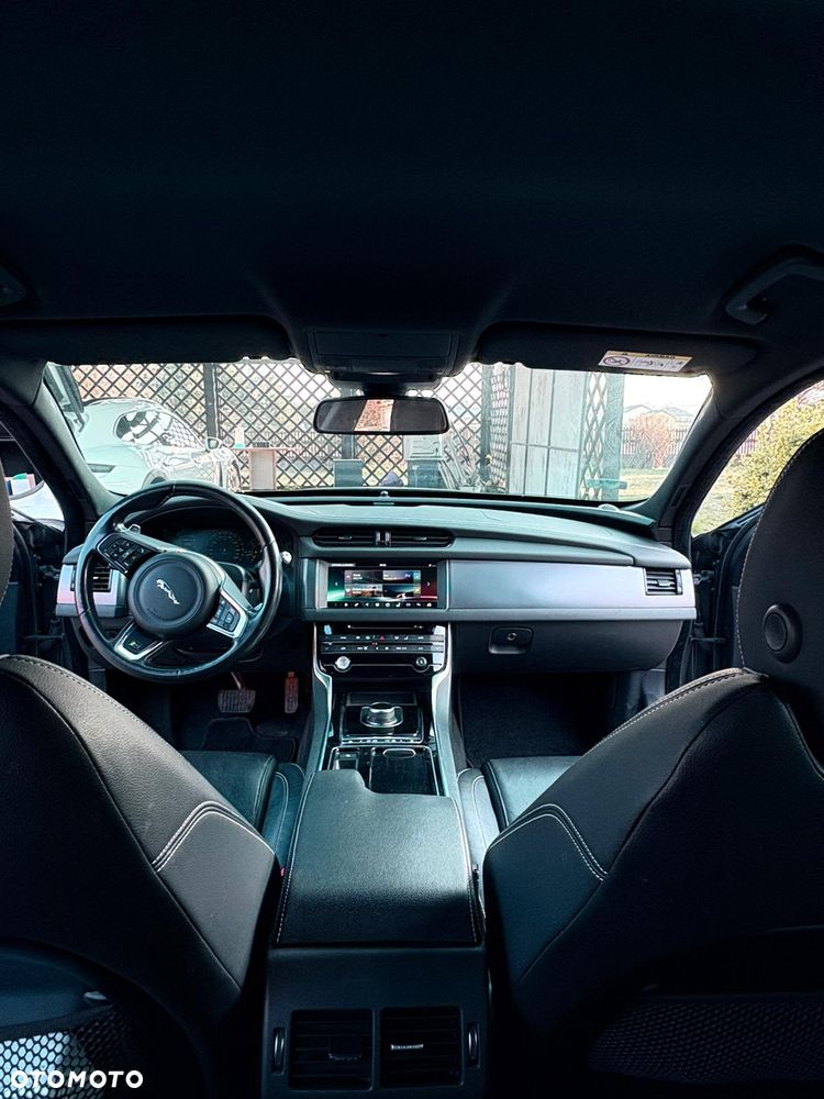 Jaguar XF 2.0 i4D R-Sport - 5