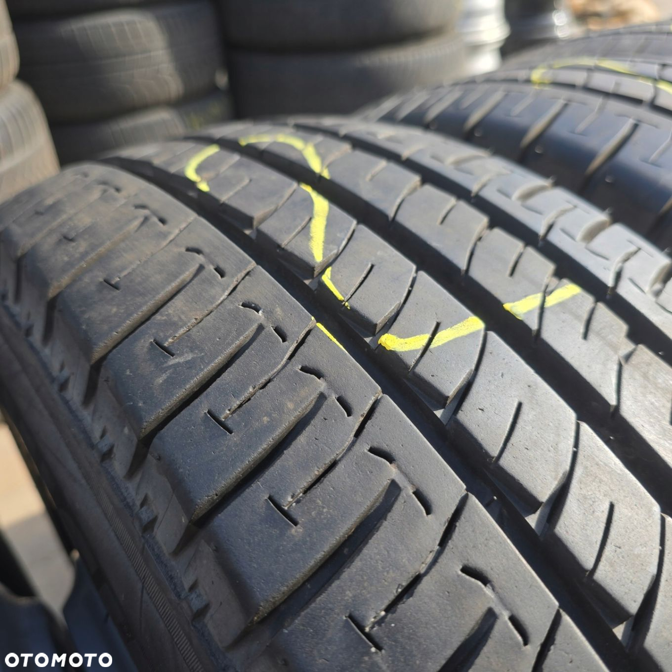 MICHELIN AGILIS 225/75R16C 121/120 R 4X - 4