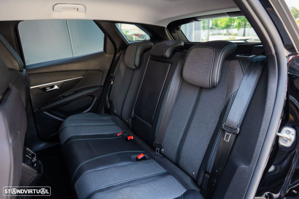 Peugeot 3008 1.6 Hybrid Allure e-EAT8 - 28