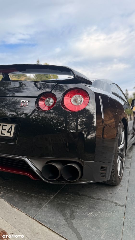 Nissan GT-R - 33