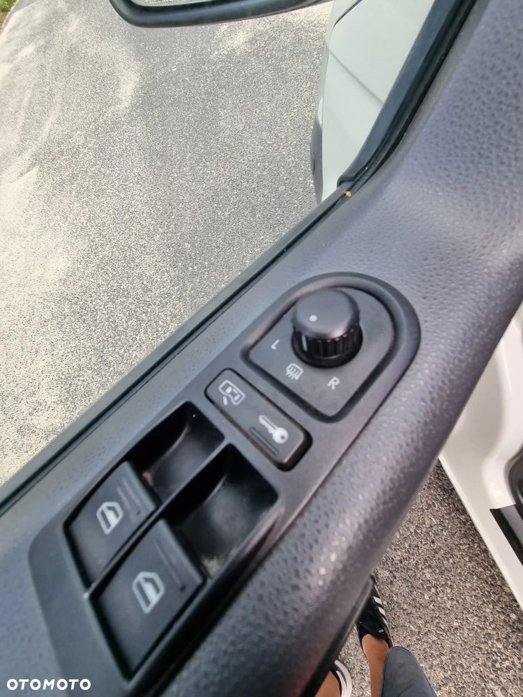 Volkswagen T5 - 31