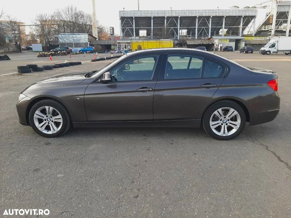 BMW Seria 3 316d Aut. Sport Line - 12