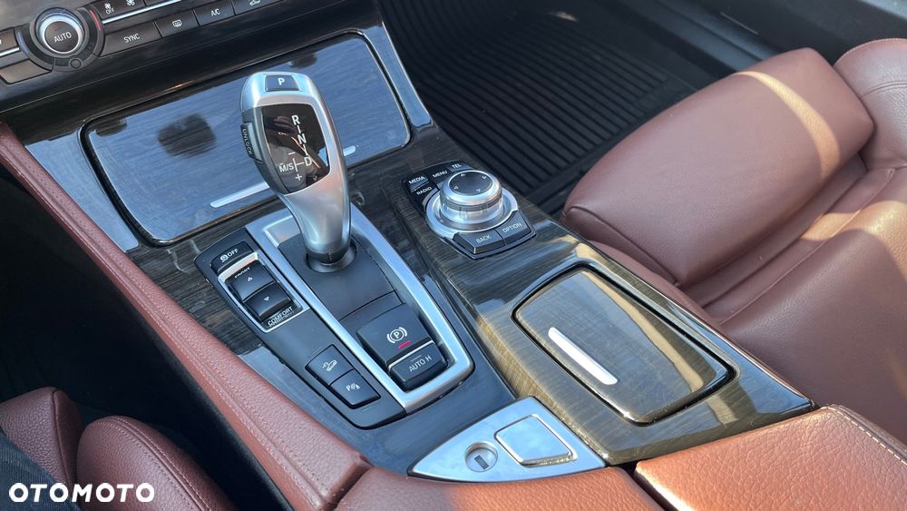 BMW Seria 5 520d xDrive Luxury Line - 36