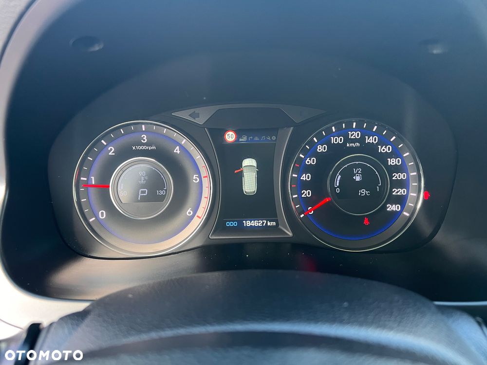 Hyundai i40 Kombi 1.7 CRDi DCT Premium - 14