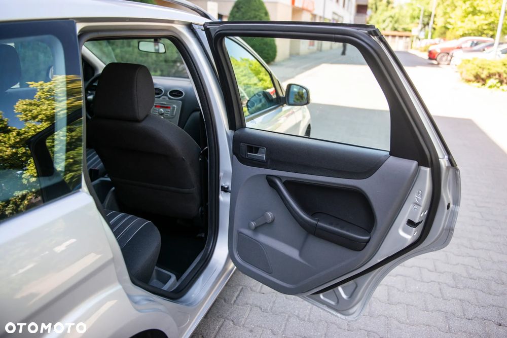 Ford Focus 1.6 16V Style - 22