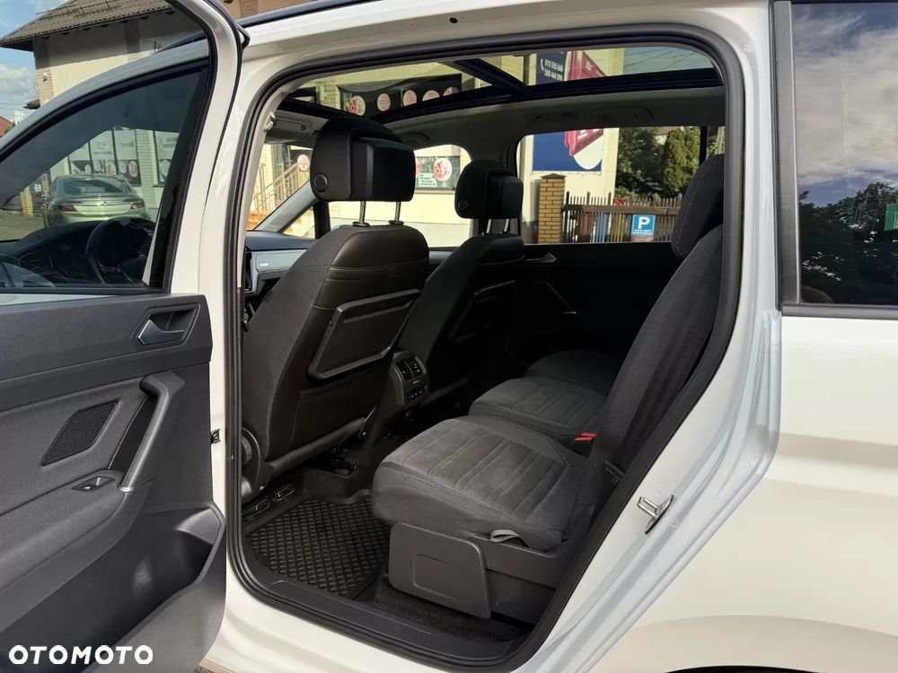 Volkswagen Touran - 14