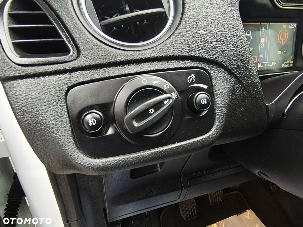Ford S-Max 2.0 TDCi DPF Titanium - 12