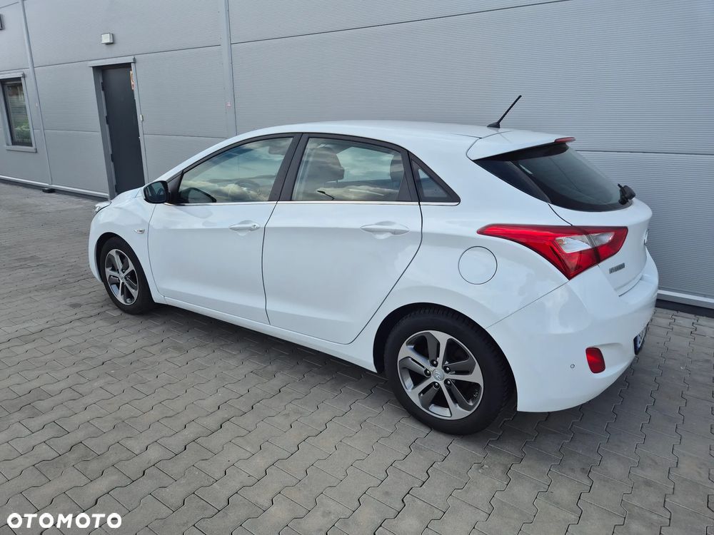 Hyundai i30 1.4 Passion - 9