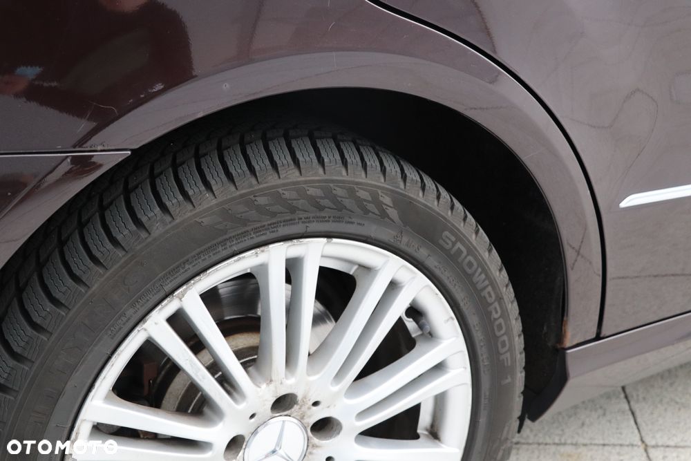 Mercedes-Benz Klasa E - 9