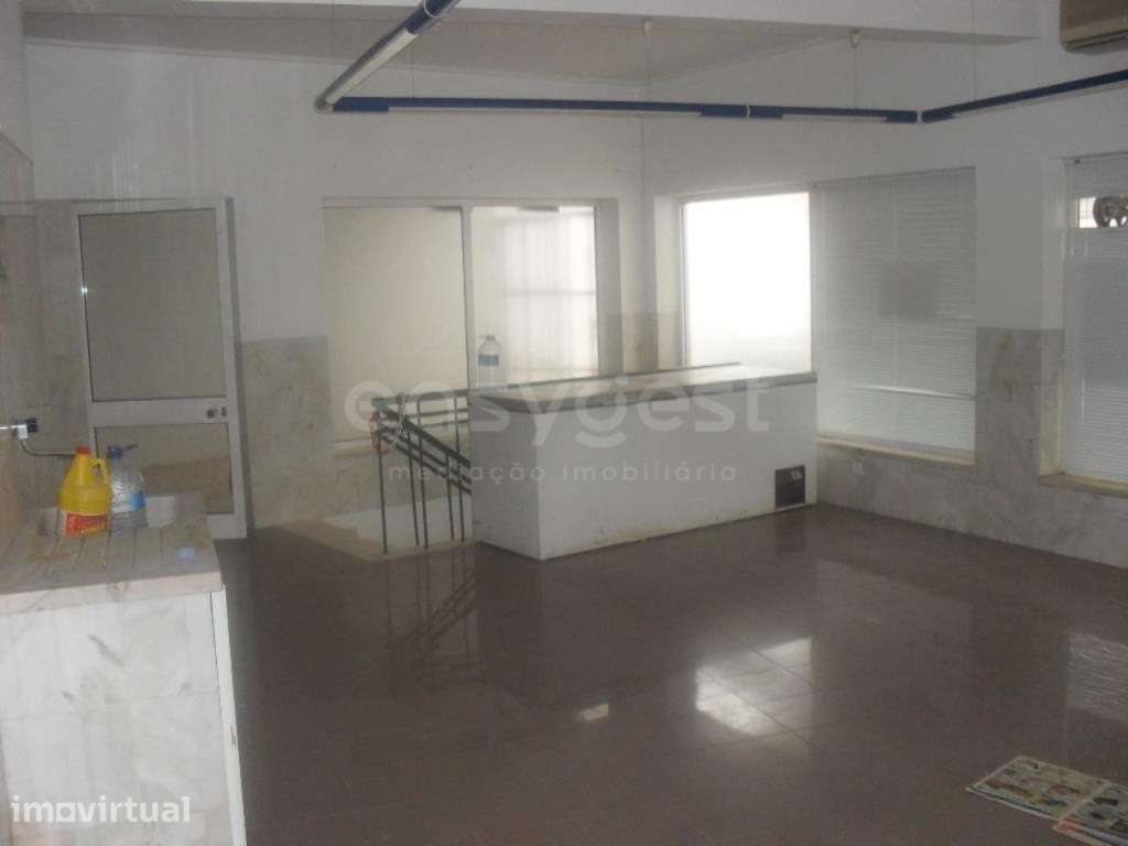 Loja Comercial com 112 m² e Cave no Centro de Beja - Grande imagem: 3/8