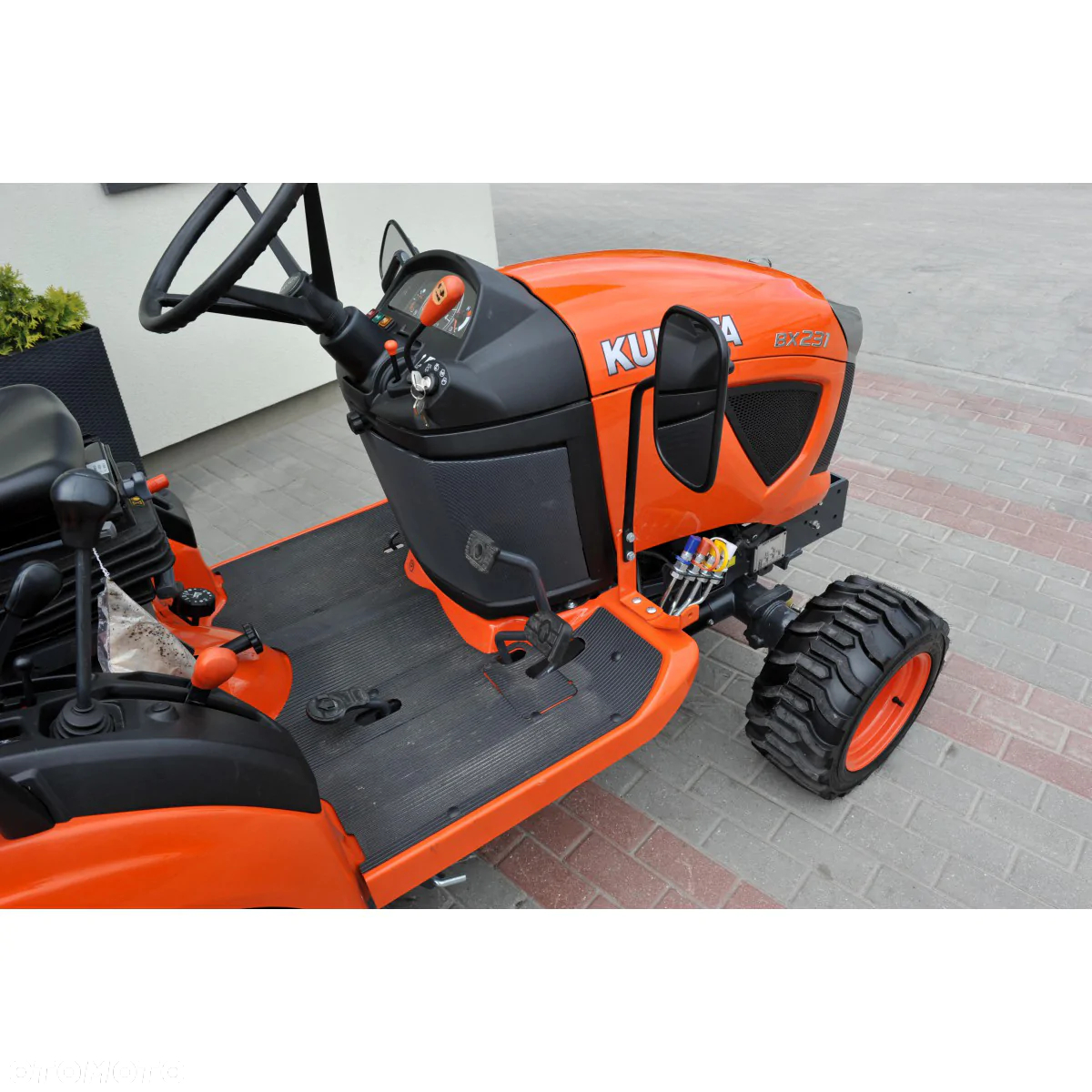 Kubota BX231 4x4 23KM - 10