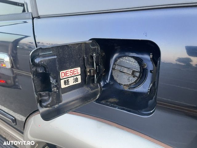 Mitsubishi Pajero - 30