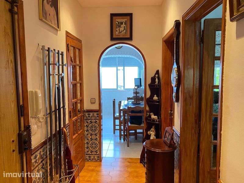 Em pleno centro da Cova da Piedade vende-se T1 - Grande imagem: 2/8