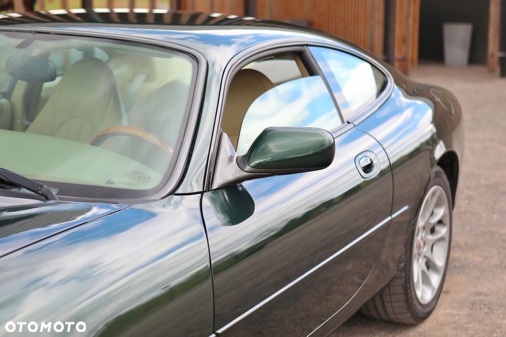 Jaguar XK XKR Coupe - 13