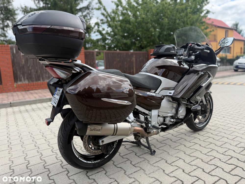 Yamaha FJR - 16