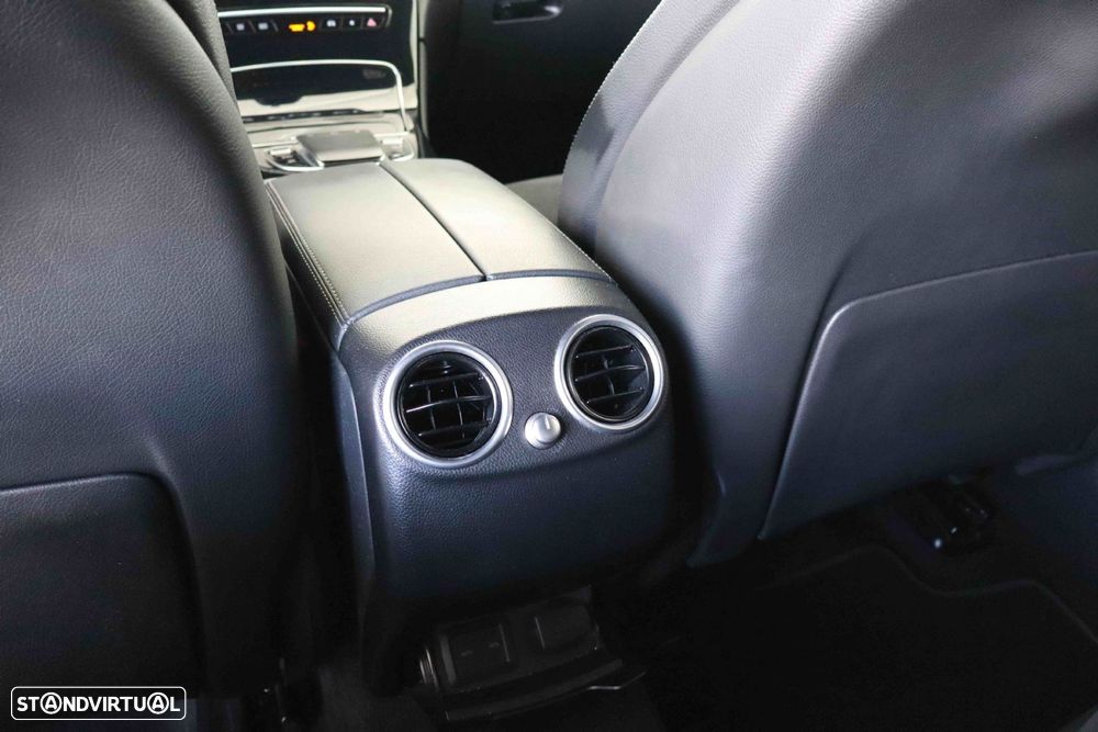 Mercedes-Benz GLC 300 - 53