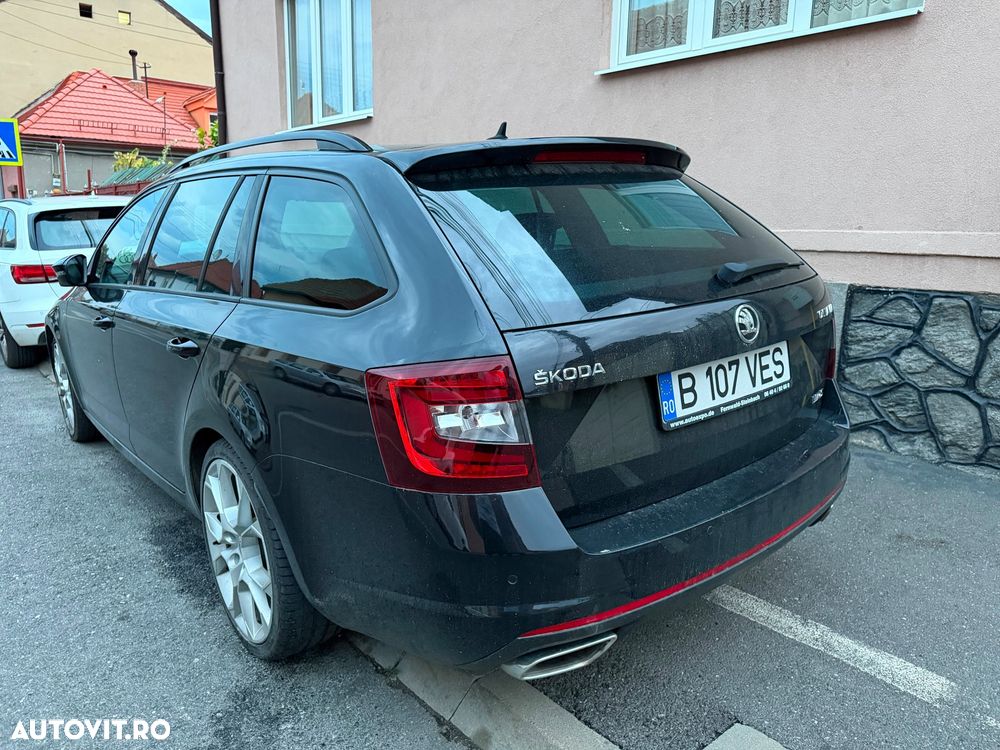 Skoda Octavia 2.0 TDI DSG RS - 10