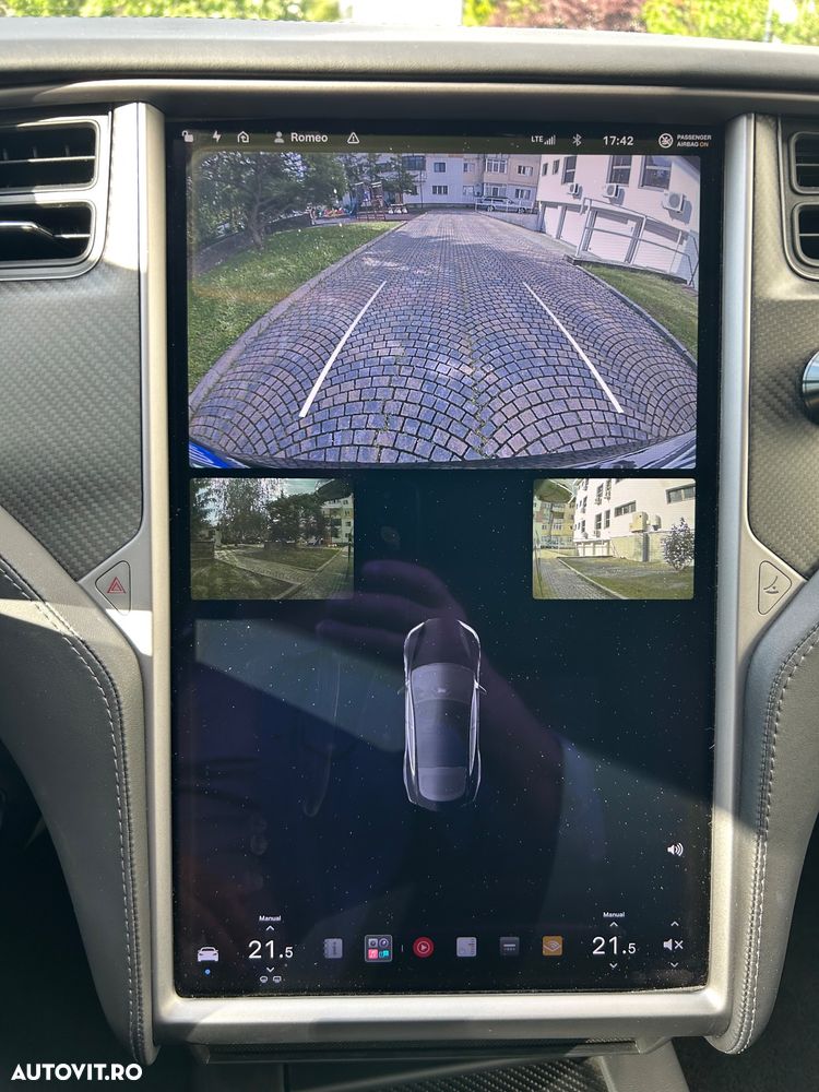 Tesla Model S - 25