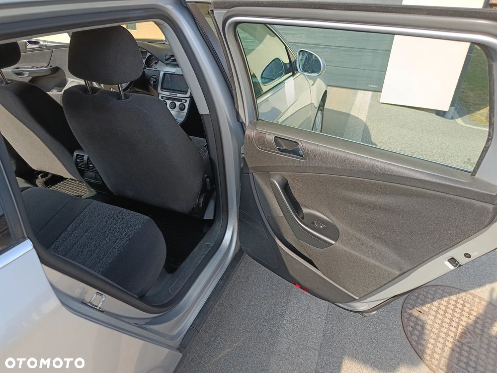 Volkswagen Passat 1.9 TDI Comfortline - 18