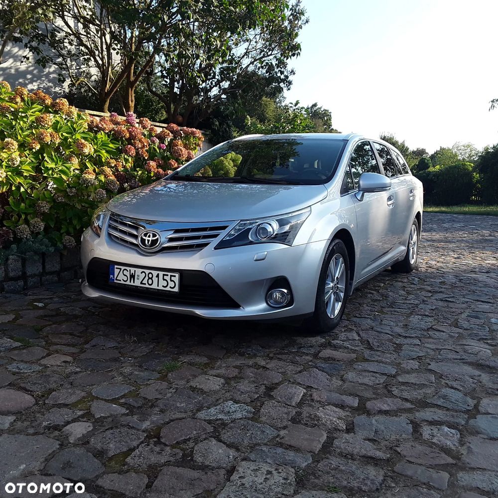 Toyota Avensis 2.0 D-4D Executive - 19