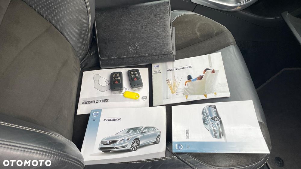 Volvo V60 D4 R-Design - 18