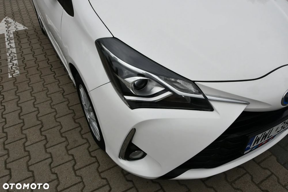 Toyota Yaris Hybrid 100 Premium EU6 - 12