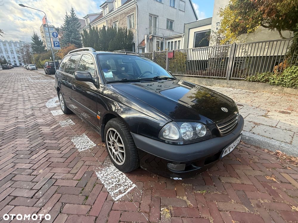 Toyota Avensis 2.0 Sol - 15